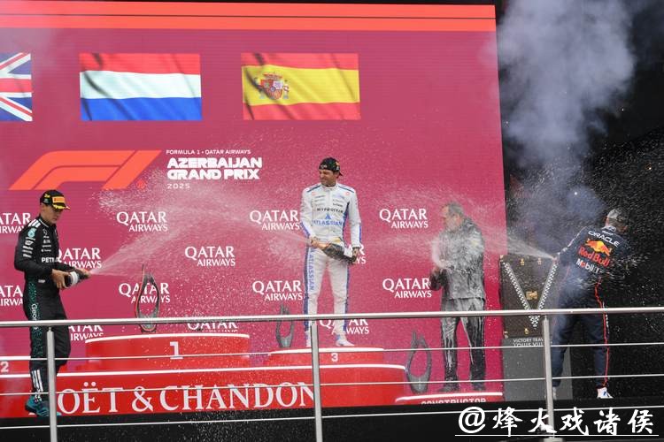 F1迈阿密站冲刺赛:诺里斯夺冠 维斯塔潘仅排第17 F1迈阿密站冲刺赛:诺里斯夺冠 维斯塔潘仅排第17