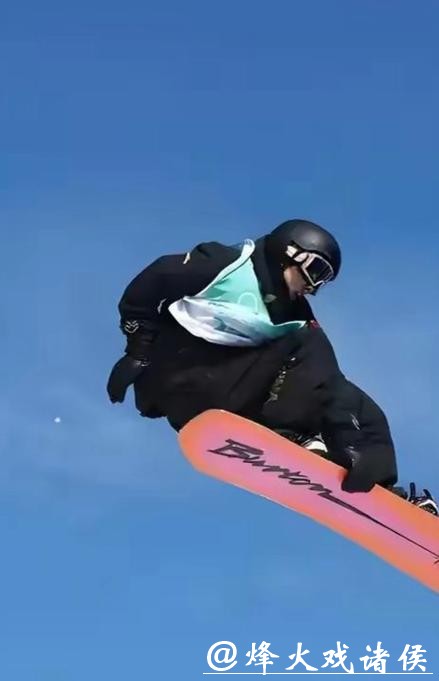 流量镜头之外的冬奥会——苏翊鸣拥抱泪洒赛场的她